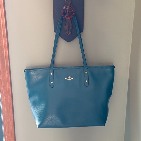 Coach Handbags - Coach Teal Pebbled Leather City Tote Shoulder Bag - Perfect Work Bag 🏙️